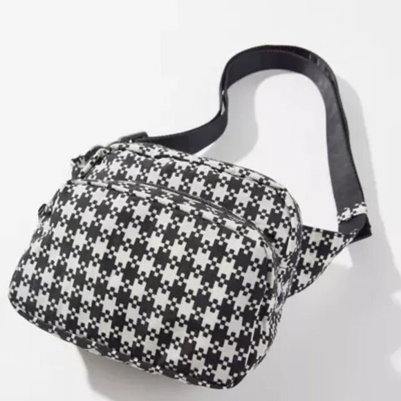 NWT Baggu Fanny Pack - Black & White Pixel Gingham - Picture 6 of 7